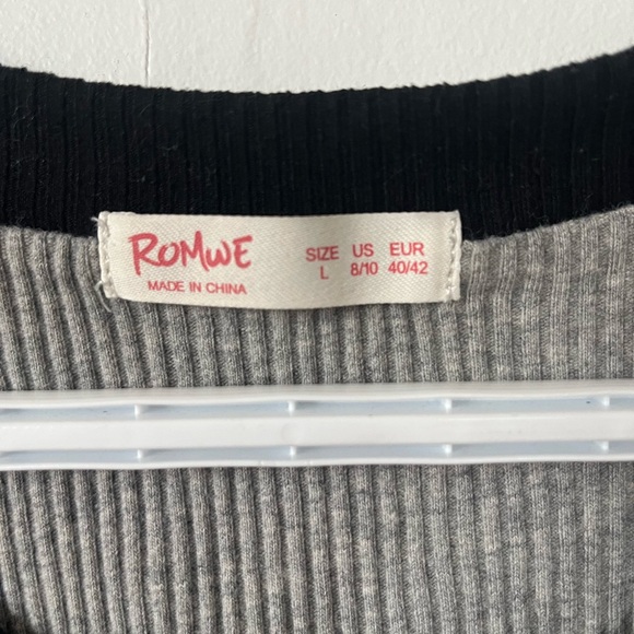 🌲5/$20🌲ROMWE Colour-block tank - Picture 3 of 4